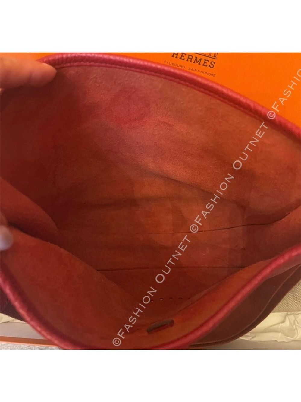 Hermés Evelyne III 29 PM in Rouge Garance Clemence Leather Red Crossbody Bag - Picture 9 of 16